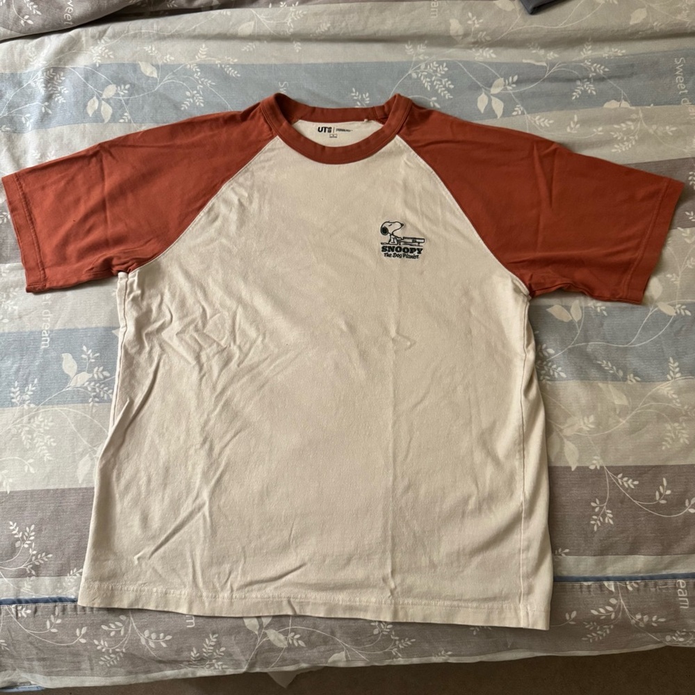 Uniqlo Peanuts Snoopy tee